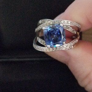 ladies' silver and gemstone/diamond ring